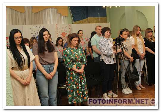 У Кропивницькому відкрили мандрівну фотовиставку «Хроніки евакуації» (ФОТО)